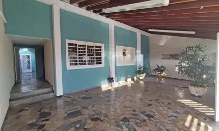 Casa à venda no bairro Antônio Zanaga I em Americana, SP R$ 430.000,00