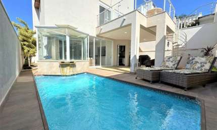Luxuosa casa em condomínio à venda em Americana-SP, Vila San Pietro: 4 quartos, 4 suítes, 6 banheiros, 353m².