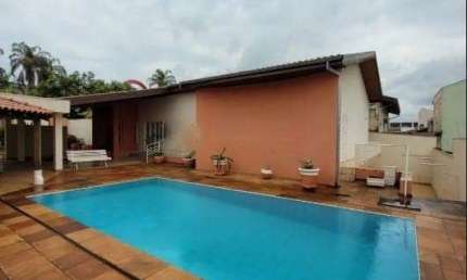 Casa de Luxo para Locação em Americana-SP, Jardim Nossa Senhora de Fátima: 4 Quartos, 2 Suítes, 3 Banheiros, 5 Vagas, 309m².