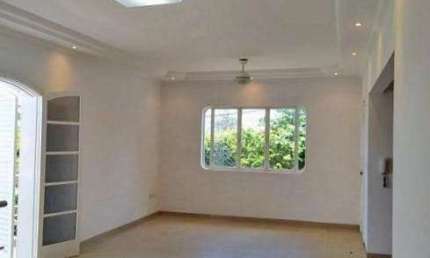 Casa à venda em Americana-SP, Jardim Nossa Senhora de Fátima: 3 quartos, 1 suíte, 3 banheiros, 4 vagas, 236m².