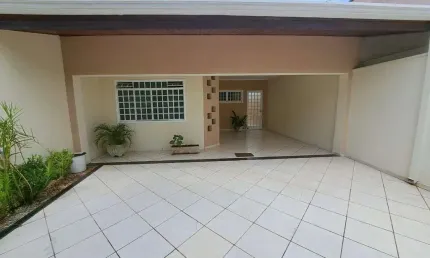 Imperdível oportunidade de adquirir casa de 3 quartos com suíte e 3 vagas no Parque Novo Mundo, Americana-SP! Confira já!