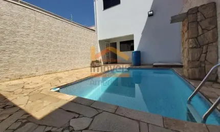 Imperdível Casa à Venda em Americana-SP no Bairro Parque Novo Mundo! 3 quartos, 1 suíte, 2 salas, 1 banheiro, 2 vagas, 180m².