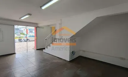 Casa comercial disponível para locação com frente para a Avenida Brasil