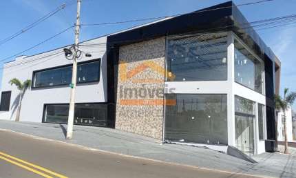 Salão Comercial à Venda em Santa Bárbara D'oeste-SP, Jardim Mollon: 3 Salas, 4 Banheiros, 6 Vagas de Garagem, 650m² de Área