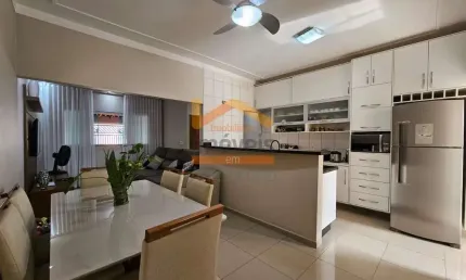 Casa à venda em Americana-SP, Jardim Ipiranga: 3 quartos, 1 suíte, 2 salas, 2 banheiros, 2 vagas de garagem, 106 m².