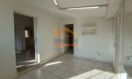 Casa comercial disponível para locação no bairro Vila Medon em Americana