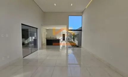 Casa de alto padrão em condomínio: 3 quartos, 1 suíte, 2 salas, 3 banheiros, 4 vagas de garagem em Nova Odessa-SP.
