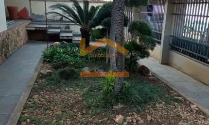 Casa disponível para locação em área mista no bairro Jardim Girassol em Americana