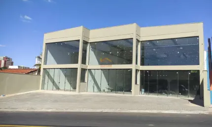 Salão para locação 300 m² com pé direito de 7m e fachada de vidro R$ 7.000 - Jardim São Domingos - Americana/SP