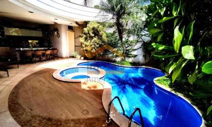 Belíssima casa em condomínio à venda em Americana-SP, Jardim Imperador! 3 quartos, 1 suíte, 3 salas, 4 banheiros, 4 vagas, 390m². Venha Conferir!