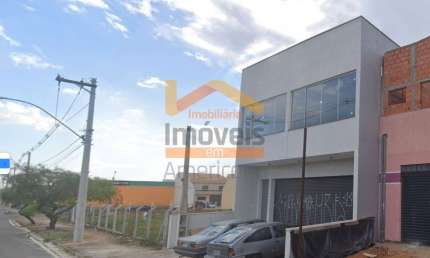 Salão comercial disponível para locação em avenida movimentada em Santa Bárbara d'Oeste