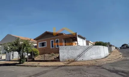 Casa há venda na vila amorim  com amplo quintal excelente para ampliação