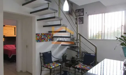 Lindo apartamento Duplex no bairro Catharina Zanaga