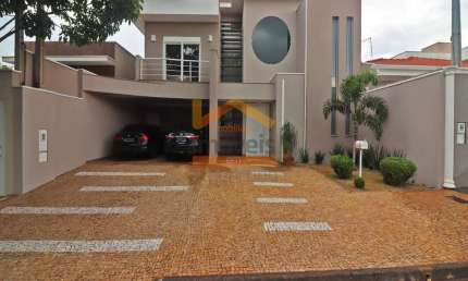 Linda casa localizada no Condomínio Jardins dos Ipês em Limeira