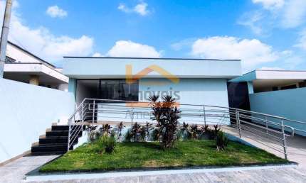 Casa Comercial para Locação na Vila Pires em Santa Bárbara D'oeste-SP: 6 Salas, 3 Banheiros, 235,27 m² de Área