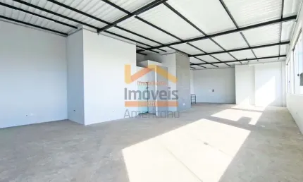 Salão Comercial para Locação em Americana-SP, Bairro Catharina Zanaga - 169m², 2 Banheiros, 1 Vaga de Garagem!