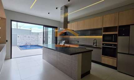 Luxuosa casa em condomínio no Jardim Recanto das Águas, Nova Odessa-SP: 3 quartos, 3 suítes, 2 salas, 4 banheiros, 4 vagas, 212m².