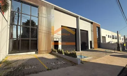 Salão Comercial para Locação em Americana-SP  1 Sala, 3 Banheiros, 2 Vagas de Garagem, 326m² de Área