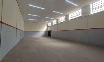 Salão Industrial na Morada do Sol em Americana-SP: 6 Salas, 4 Banheiros, 2 Vagas de Garagem, 527m² de Área