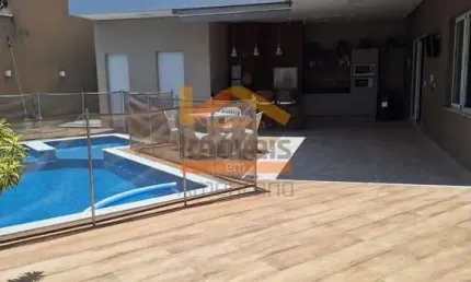 Imperdível! Casa à venda em Americana-SP, Parque Nova Carioba, 3 quartos, 1 suíte, 2 salas, 3 banheiros, 2 vagas, 192,72m².