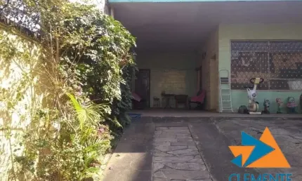 Casa com 5 quartos à venda na Barroca, Belo Horizonte 