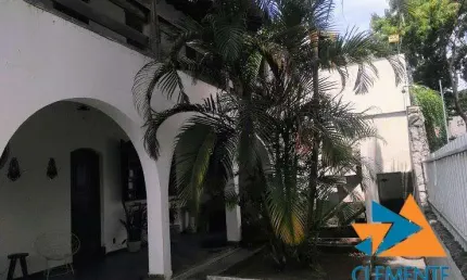 Casa com 6 quartos à venda na Santa Efigênia, Belo Horizonte 