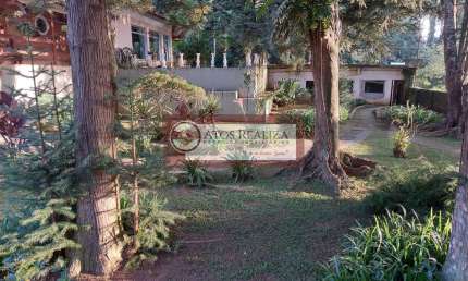 Vendo SUPER Oportunidades em condomínio clube em São Bernardo do Campo.  Casa com uma área útil de 420m2, terreno de 1500m2, São 3 Dormitorios, sendo 1 Suíte, casa em condômino fechado, com clube dent