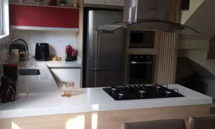 Sobrado em Condomínio com 3 Dormitórios e 2 Vagas - Vila Osasco.