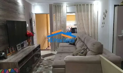 Sobrado c/ 125m², 3 Dormitórios sendo 1 Suíte - Vila Menk. ACEITA PERMUTA!