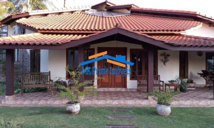 Excelente Casa Cond. Vila Velha 2850 m² terreno  430 m² Construção