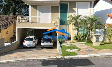Casa em condomínio 396m² com 4 dormitórios no Condomíno Pinheiros.
