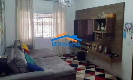 Sobrado com 3 dormitórios sendo 1 suíte - Jardim das Flores - Piscina