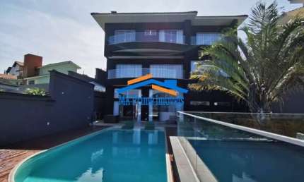 Luxuosa Casa no Parque dos Príncipes, 4 Suítes e 9 Vagas.