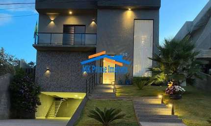 Casa em condomínio 700m² com 4 suítes no Cond. Santa Maria.