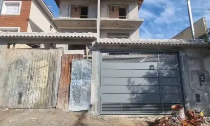 Sobrados Novos em Construção sendo 3 Suítes e 4 vagas no Bela Vista.