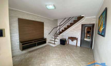 Linda Casa em Condomínio Alto de Quitaúna 02 suítes - Osasco