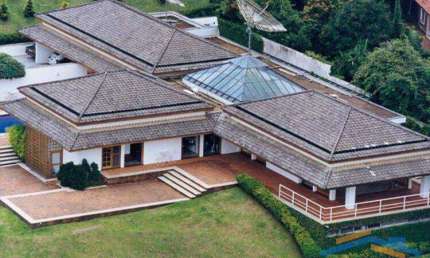 Maravilhosa casa Térrea com 1300m²área construída na Serra da  Cantareira.