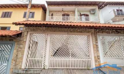 Excelente sobrado com 3 dorms sendo 1 suíte com sacada.