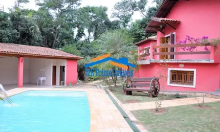 Casa reformada condomínio fechado 4 dormitórios - Vila Verde - Itapevi