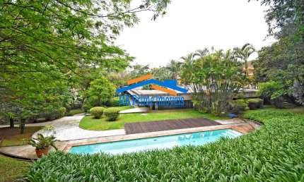 CASA COM TERRENO DE 3.100M² NA REGIÃO DA CIDADE JARDIM/SP