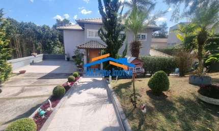Excelente Casa em Condomínio à Venda no Reserva do Moinho/Fazendinha.