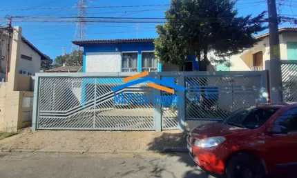 Linda Casa assobradada com 4 dormitórios, 300 m² total, piscina!