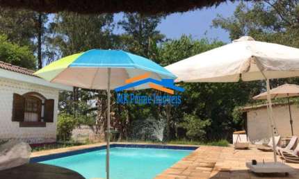 Sobrado de 500mt² com 6 Dormitórios sendo 1 Suíte com Piscina