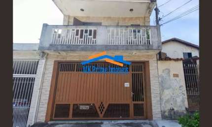 Excelente Sobrado com 3 Dormitórios sendo 1 Suíte e 2 Vagas de Garagem.