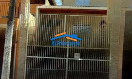 Ótimo Sobrado com 2 Dormitórios e 2 Vagas de Garagem.
