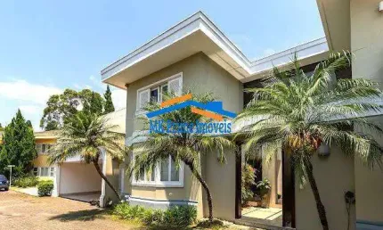 Linda Casa em Condomínio com 5 dorm. 4 suítes, 6 vagas, próx ao Brooklin!