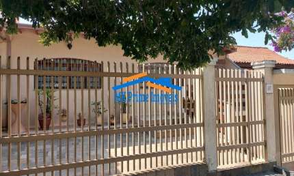 Casa Térrea com  340 m2  , 03 Quartos e 01 Suíte. JD.  Adalgisa - OSASCO