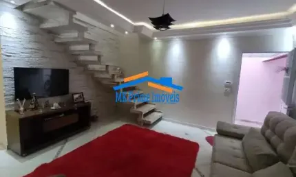 Sobrado com 3 Dormitórios sendo 1 Suíte - Bandeiras