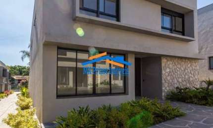 Linda Casa em Condomínio com 845 m² na Granja Julieta