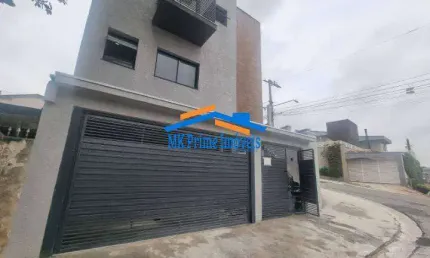 Sobrado Novo sendo 3 Dorm, 3 vagas no Jd das Flores.